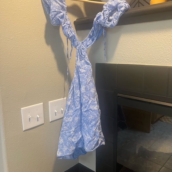 blue cut out side dress - Picture 4 of 4